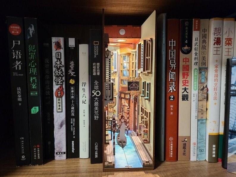 Travel in Venice Book Nook - DIY Doll House - Book Shelf Insert - Book Scenery - Bookcase with Light Model Building Kit