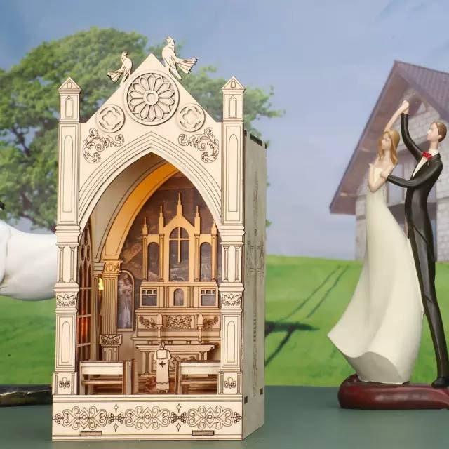 DIY Book Nook - Cathdrale Notre-Dame de Paris - Notre Dame Cathedral Book Nooks - Book Shelf Insert - Book Scenery- DIY Church Dioramas Kit